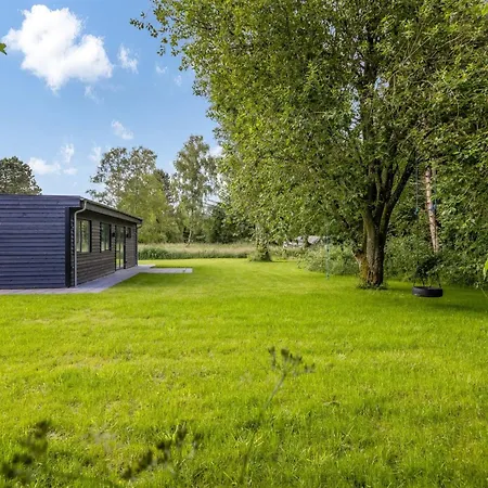 Scalli - 1-5km To The Fjord By Interhome 펜션